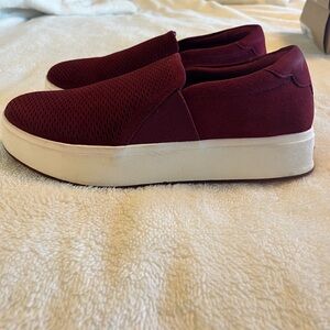 Dr.Scholls platform Sneaker - size 9 1/2